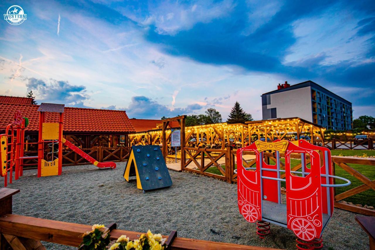 זאטור Western Camp Resort מראה חיצוני תמונה