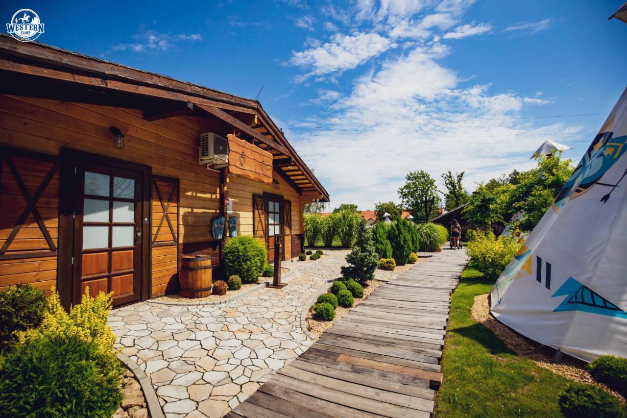זאטור Western Camp Resort מראה חיצוני תמונה