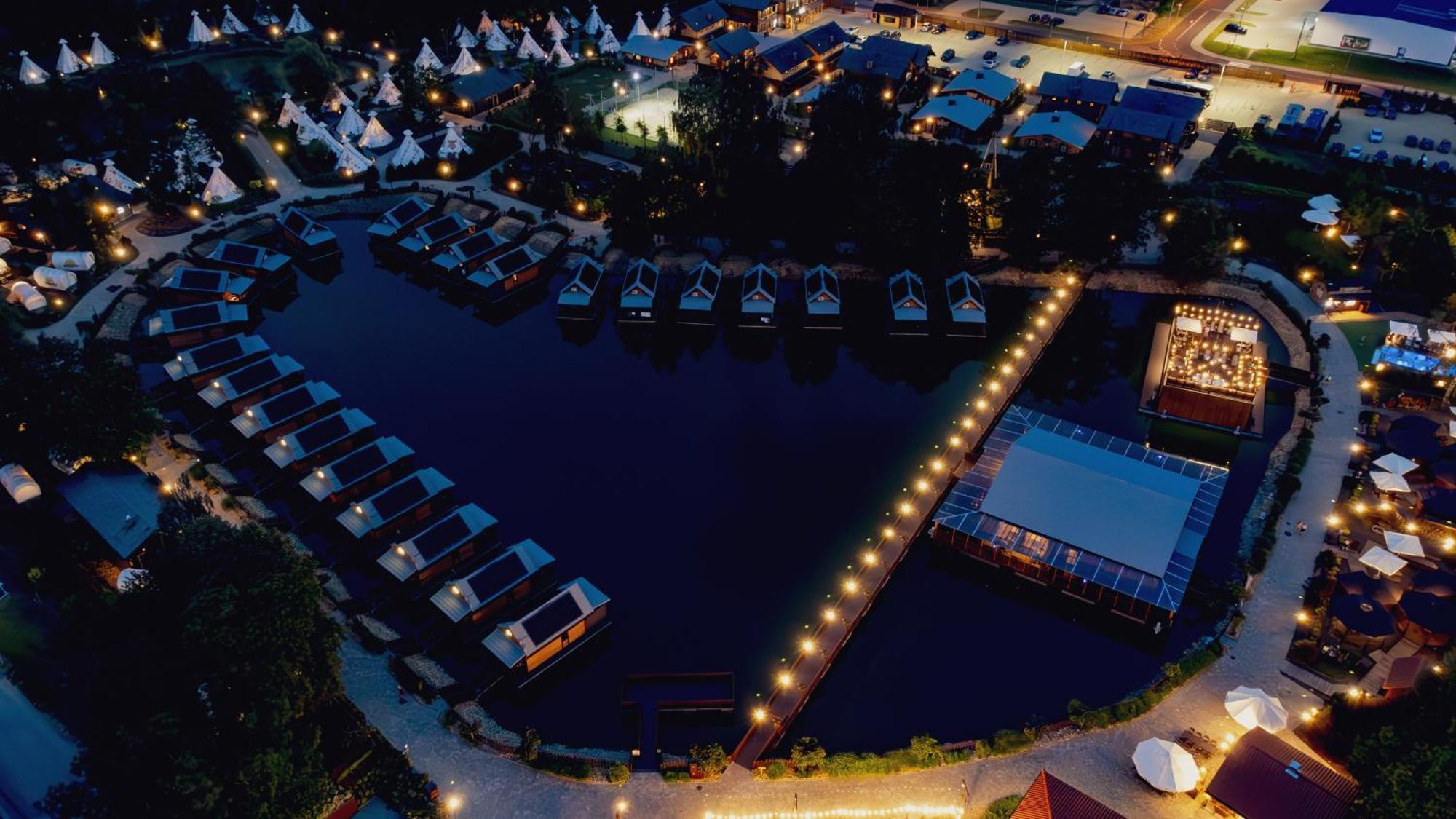 זאטור Western Camp Resort מראה חיצוני תמונה